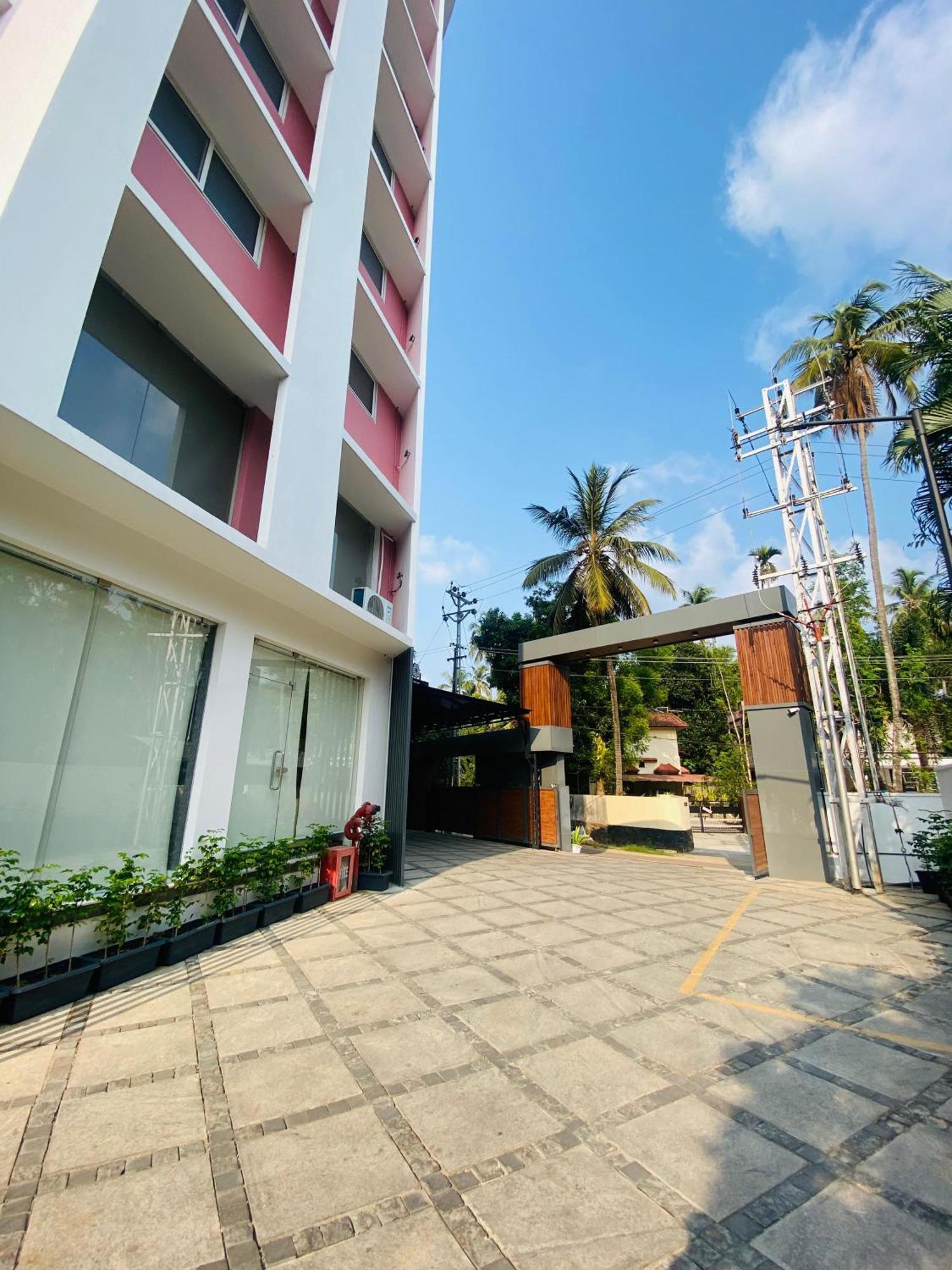 The Habitat Suites Guruvāyūr Dış mekan fotoğraf