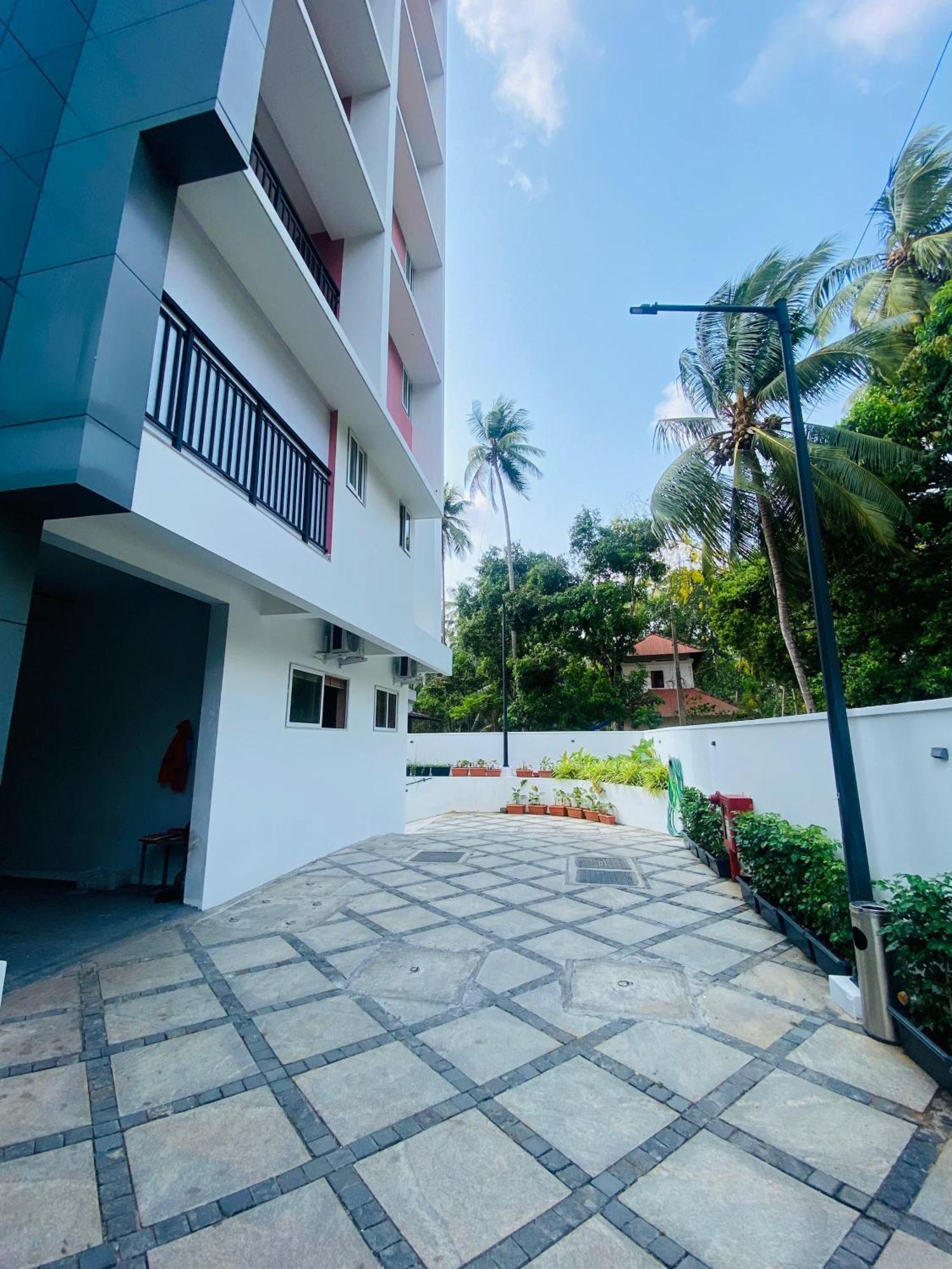 The Habitat Suites Guruvāyūr Dış mekan fotoğraf