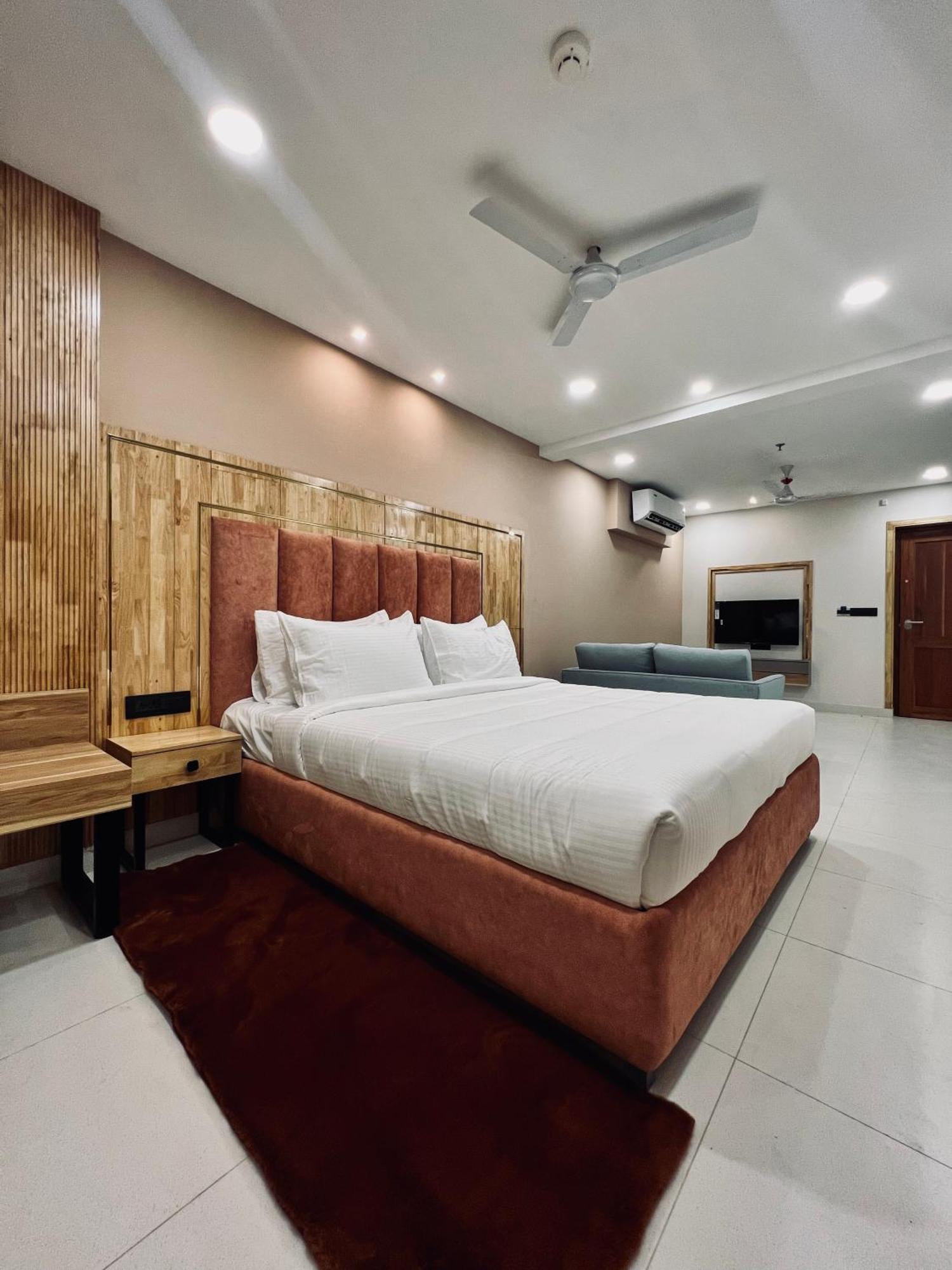 The Habitat Suites Guruvāyūr Dış mekan fotoğraf