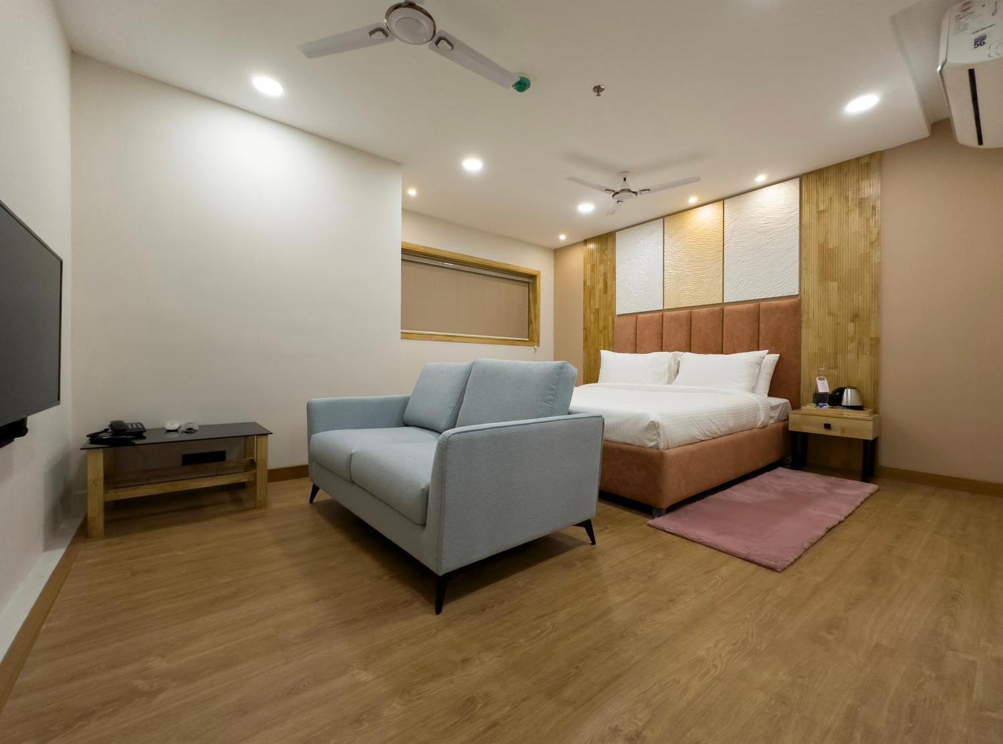 The Habitat Suites Guruvāyūr Dış mekan fotoğraf