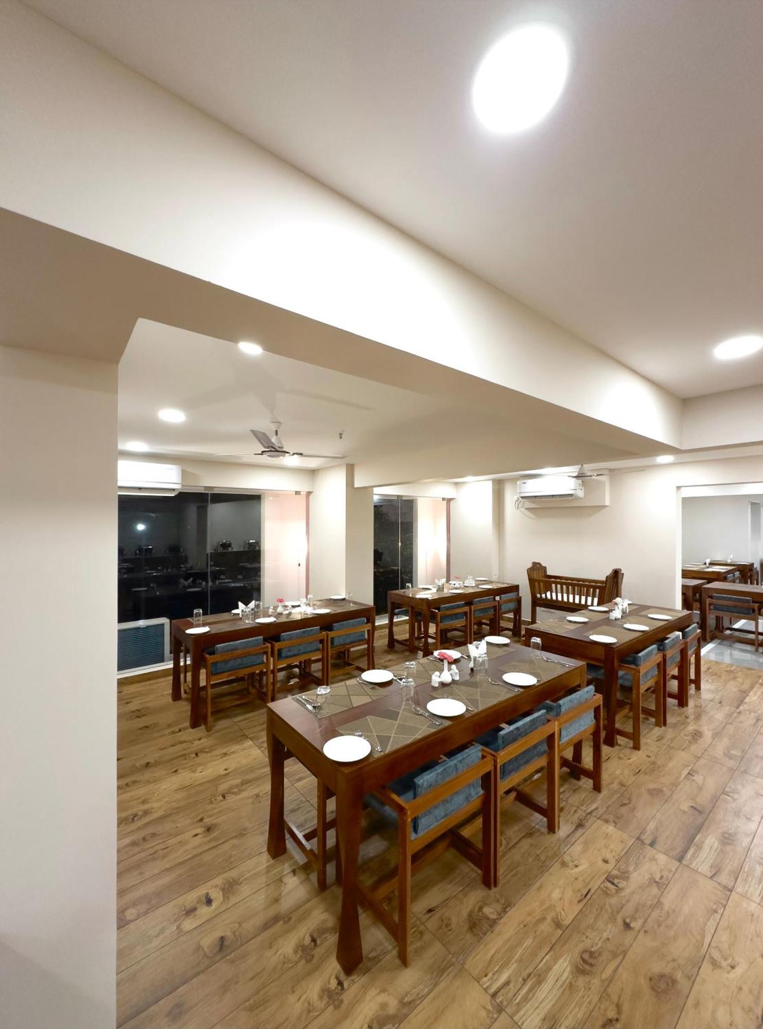 The Habitat Suites Guruvāyūr Dış mekan fotoğraf