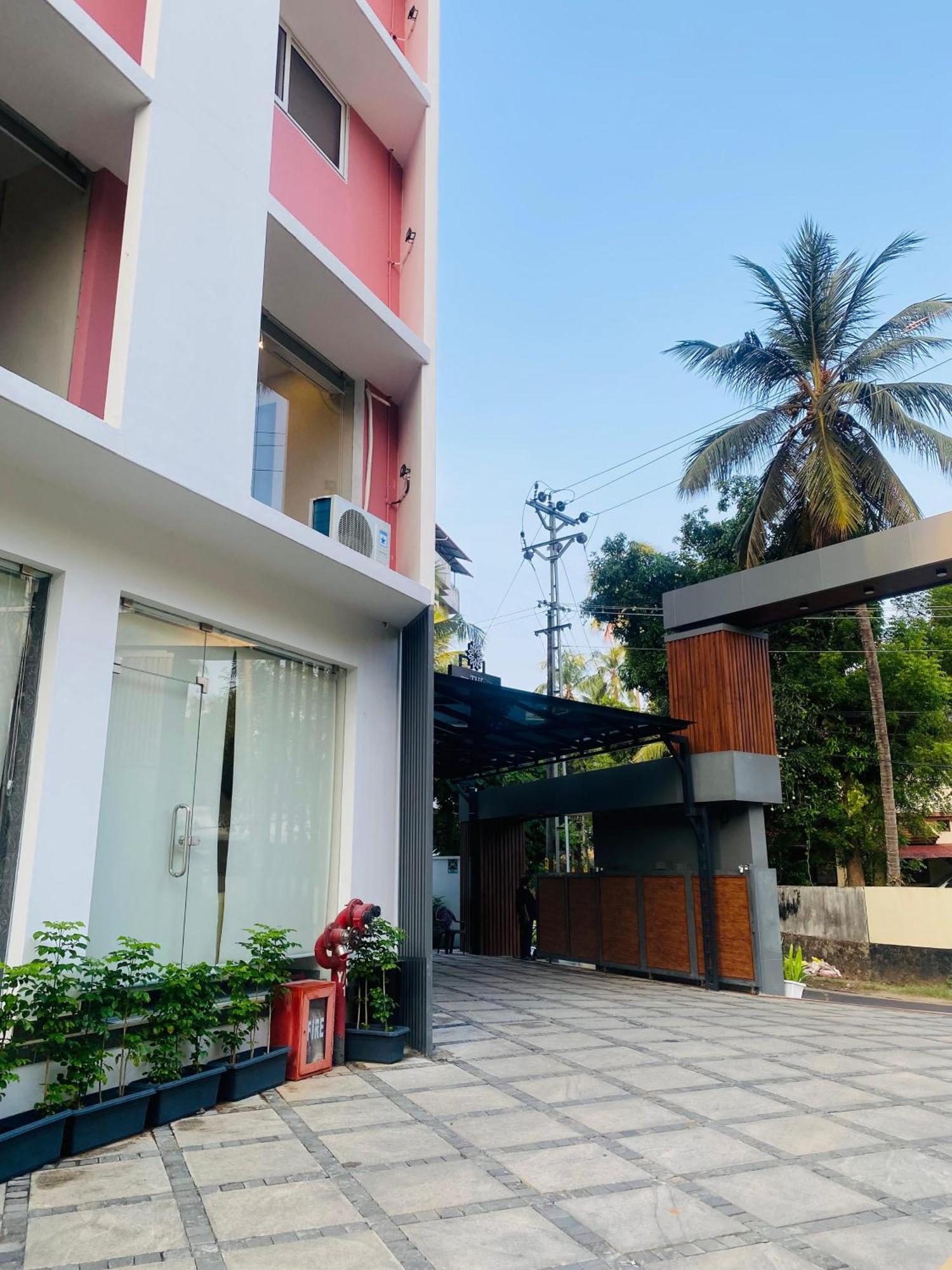 The Habitat Suites Guruvāyūr Dış mekan fotoğraf